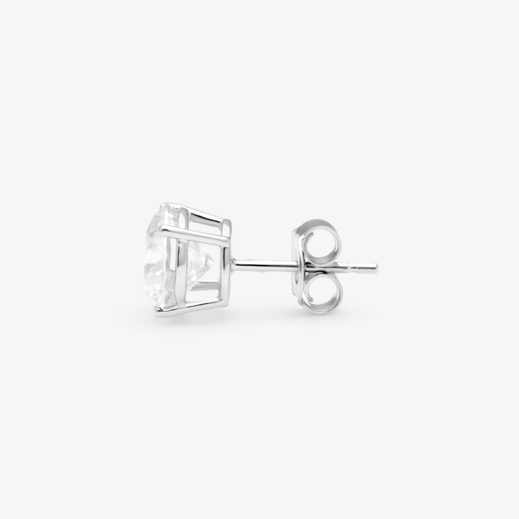 Round Diamonds Studs