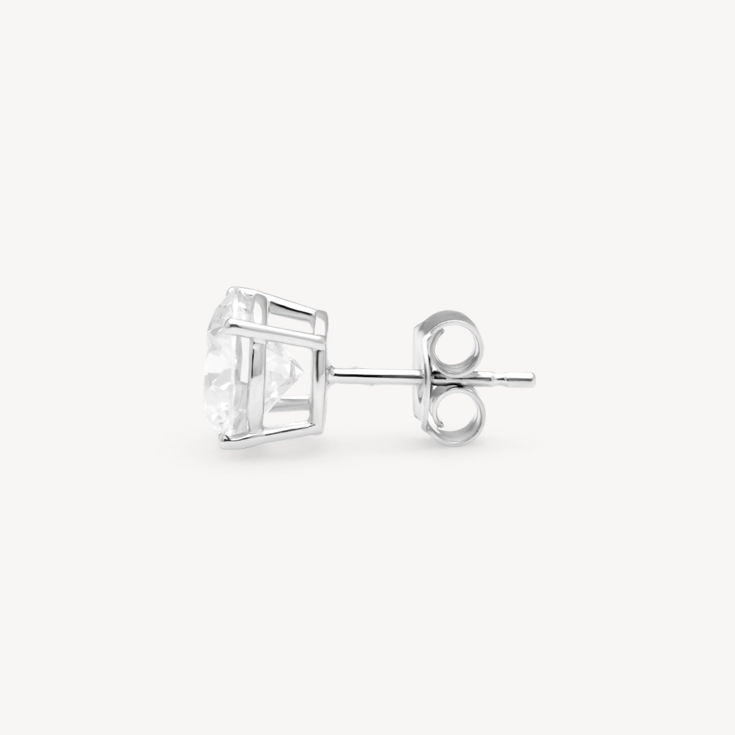 Round Diamonds Studs